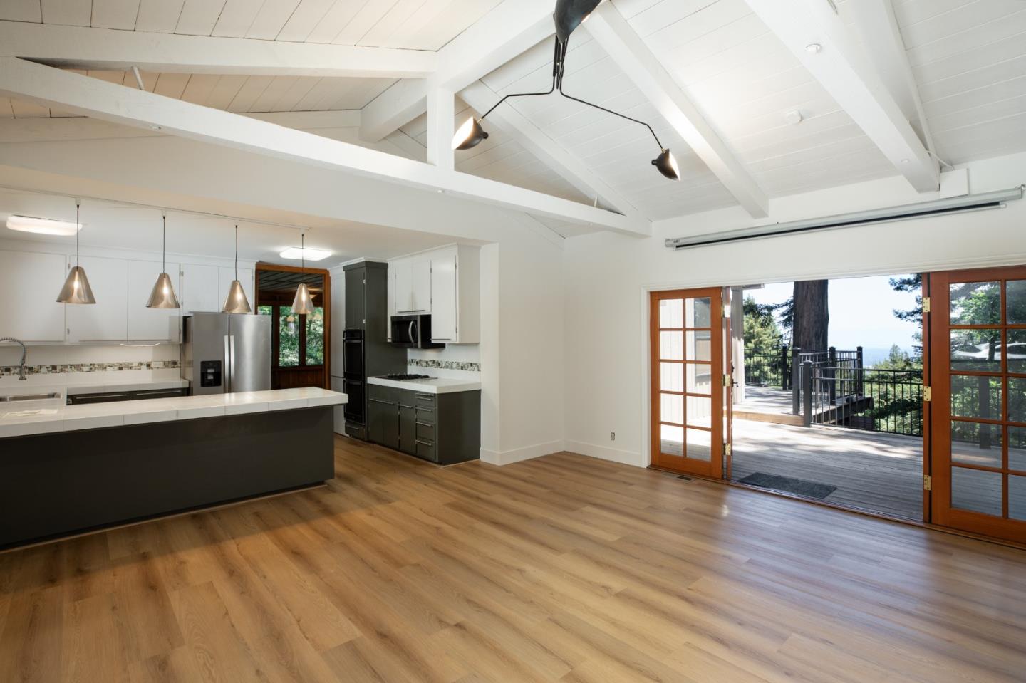 Detail Gallery Image 9 of 32 For 125 Grandview Dr, Woodside,  CA 94062 - 3 Beds | 3 Baths