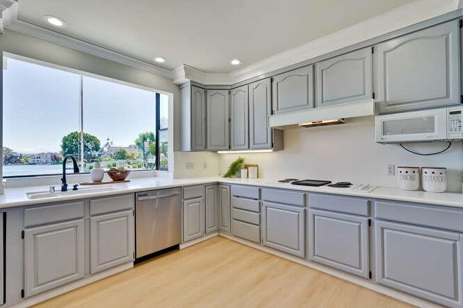 Detail Gallery Image 11 of 39 For 998 Flying Fish St, Foster City,  CA 94404 - 4 Beds | 2/1 Baths
