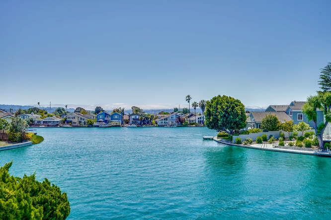 Detail Gallery Image 24 of 39 For 998 Flying Fish St, Foster City,  CA 94404 - 4 Beds | 2/1 Baths