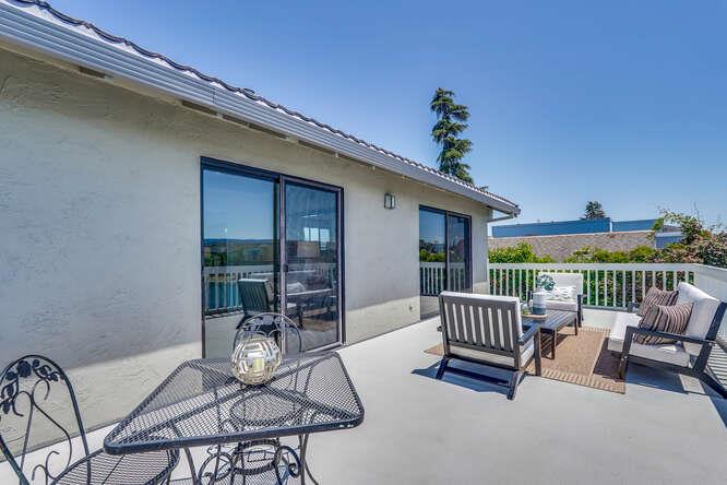 Detail Gallery Image 38 of 39 For 998 Flying Fish St, Foster City,  CA 94404 - 4 Beds | 2/1 Baths