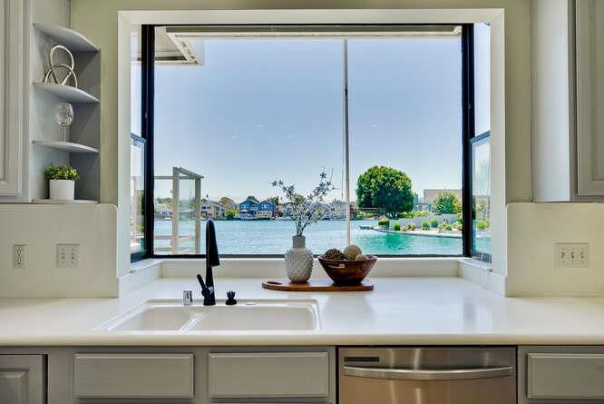 Detail Gallery Image 9 of 39 For 998 Flying Fish St, Foster City,  CA 94404 - 4 Beds | 2/1 Baths