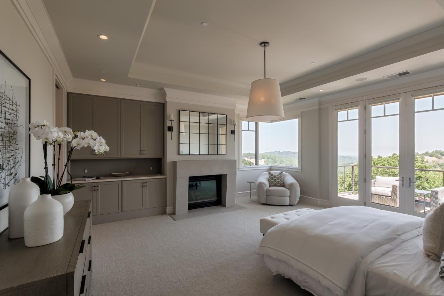 Detail Gallery Image 26 of 71 For 5 Redberry Rdg, Portola Valley,  CA 94028 - 6 Beds | 6/3 Baths