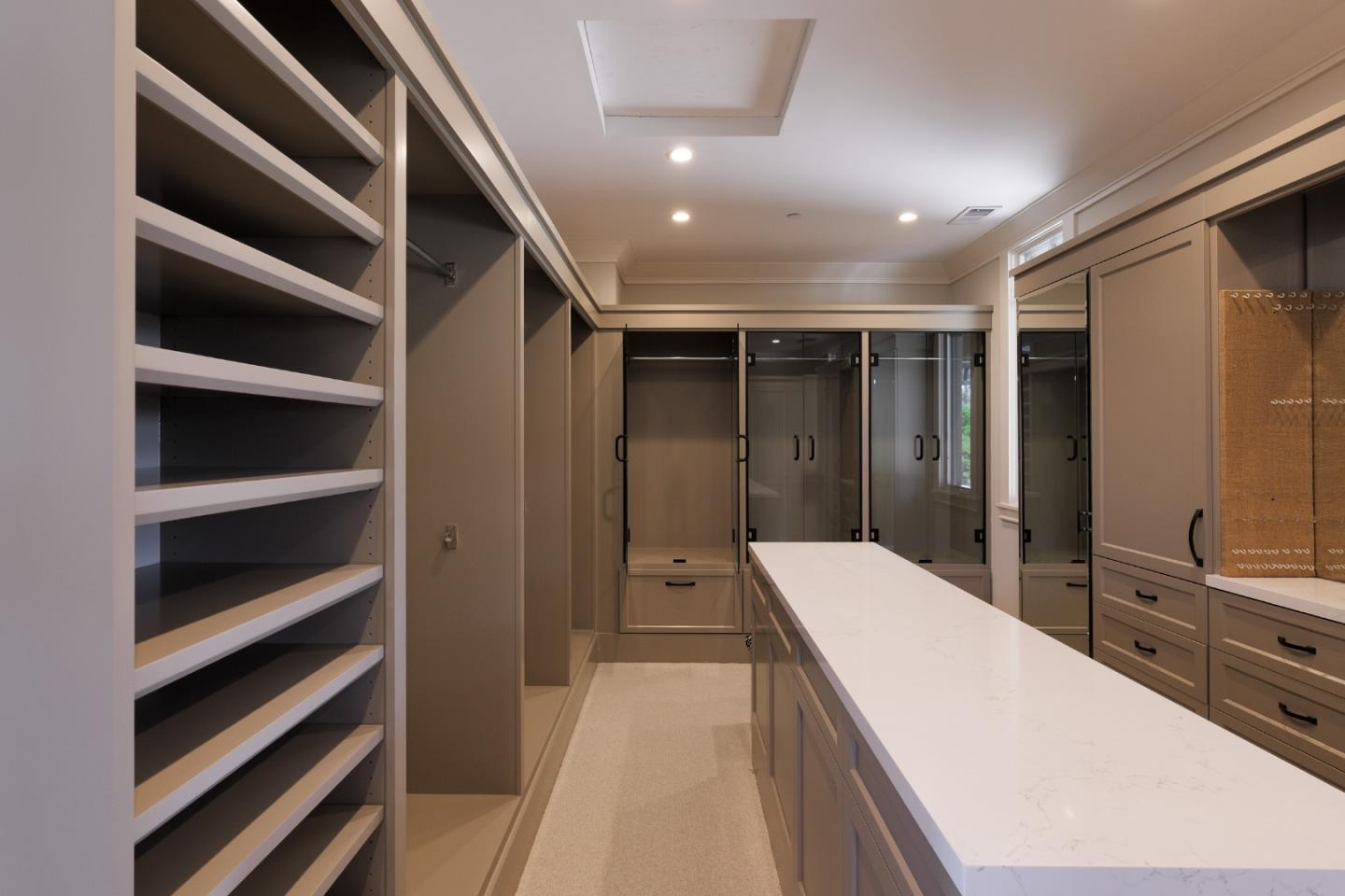 Detail Gallery Image 31 of 71 For 5 Redberry Rdg, Portola Valley,  CA 94028 - 6 Beds | 6/3 Baths