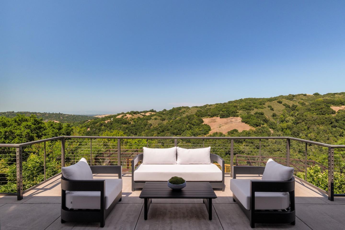 Detail Gallery Image 37 of 71 For 5 Redberry Rdg, Portola Valley,  CA 94028 - 6 Beds | 6/3 Baths