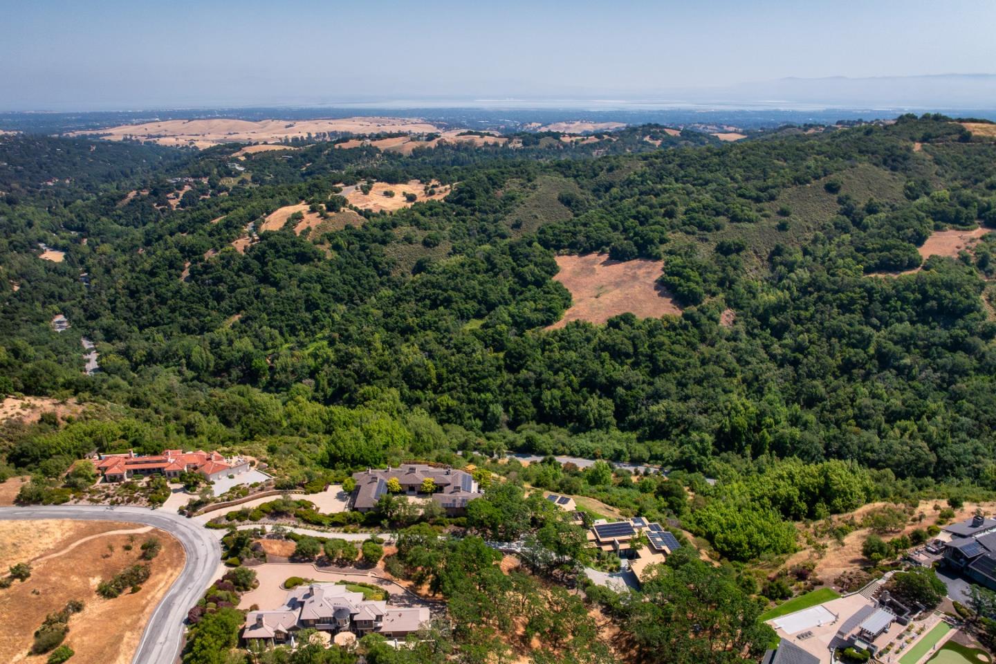 Detail Gallery Image 4 of 71 For 5 Redberry Rdg, Portola Valley,  CA 94028 - 6 Beds | 6/3 Baths