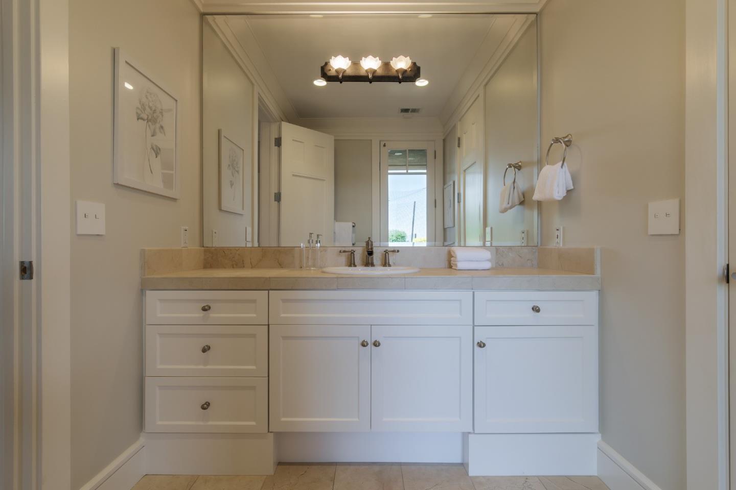 Detail Gallery Image 48 of 71 For 5 Redberry Rdg, Portola Valley,  CA 94028 - 6 Beds | 6/3 Baths