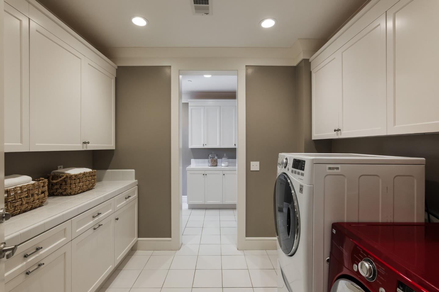 Detail Gallery Image 60 of 71 For 5 Redberry Rdg, Portola Valley,  CA 94028 - 6 Beds | 6/3 Baths
