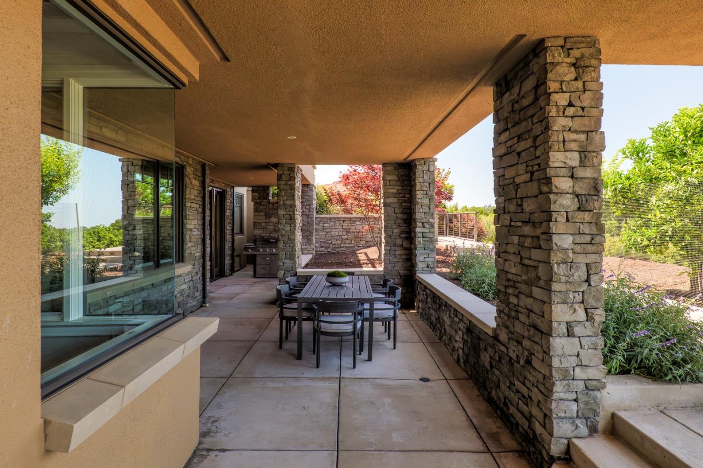 Detail Gallery Image 62 of 71 For 5 Redberry Rdg, Portola Valley,  CA 94028 - 6 Beds | 6/3 Baths