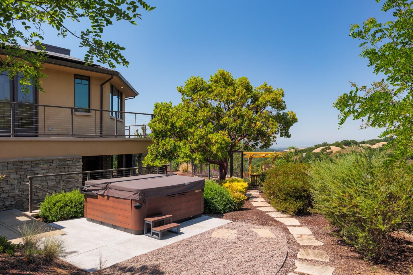 Detail Gallery Image 63 of 71 For 5 Redberry Rdg, Portola Valley,  CA 94028 - 6 Beds | 6/3 Baths