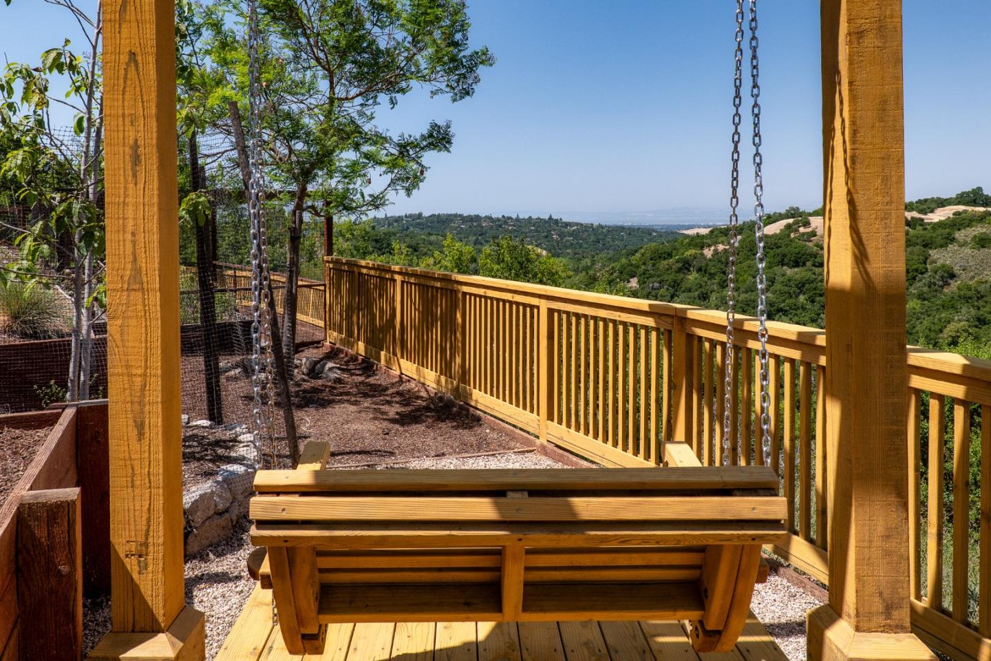 Detail Gallery Image 64 of 71 For 5 Redberry Rdg, Portola Valley,  CA 94028 - 6 Beds | 6/3 Baths