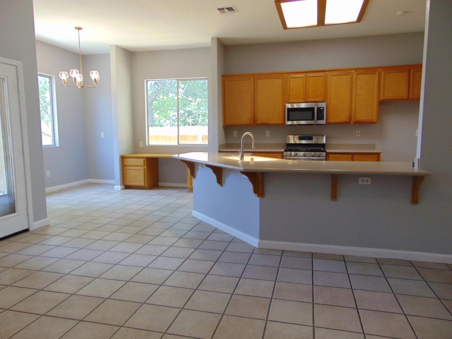 Detail Gallery Image 20 of 41 For 3343 Kay Bridges Pl, Stockton,  CA 95206 - 3 Beds | 3 Baths