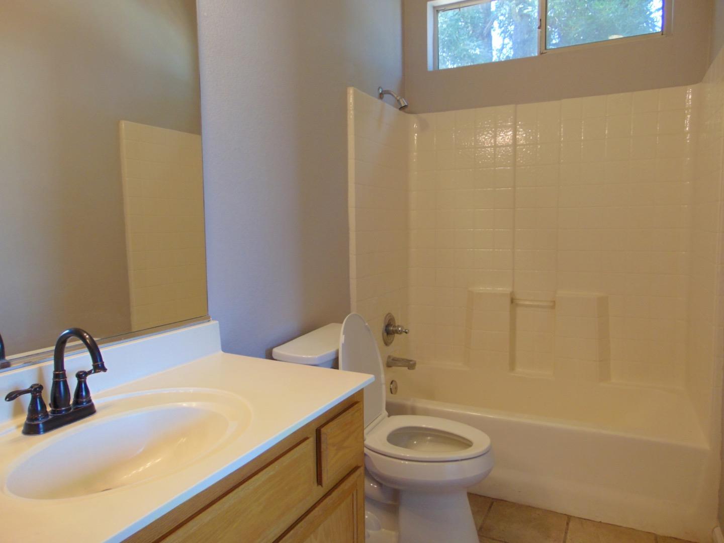 Detail Gallery Image 31 of 41 For 3343 Kay Bridges Pl, Stockton,  CA 95206 - 3 Beds | 3 Baths