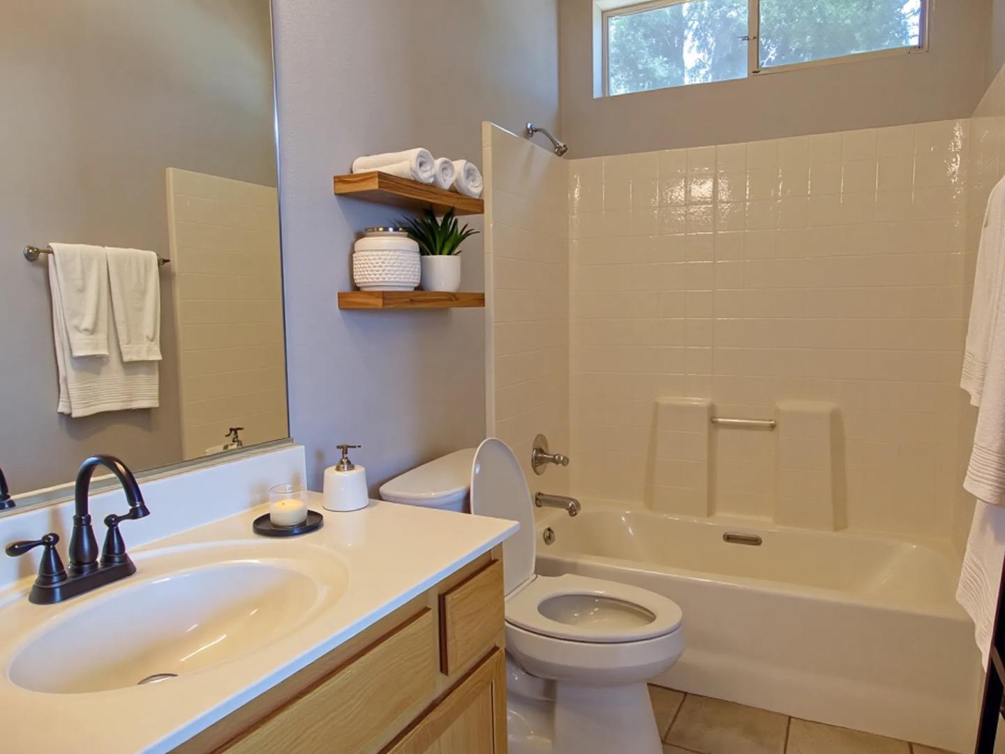 Detail Gallery Image 32 of 41 For 3343 Kay Bridges Pl, Stockton,  CA 95206 - 3 Beds | 3 Baths
