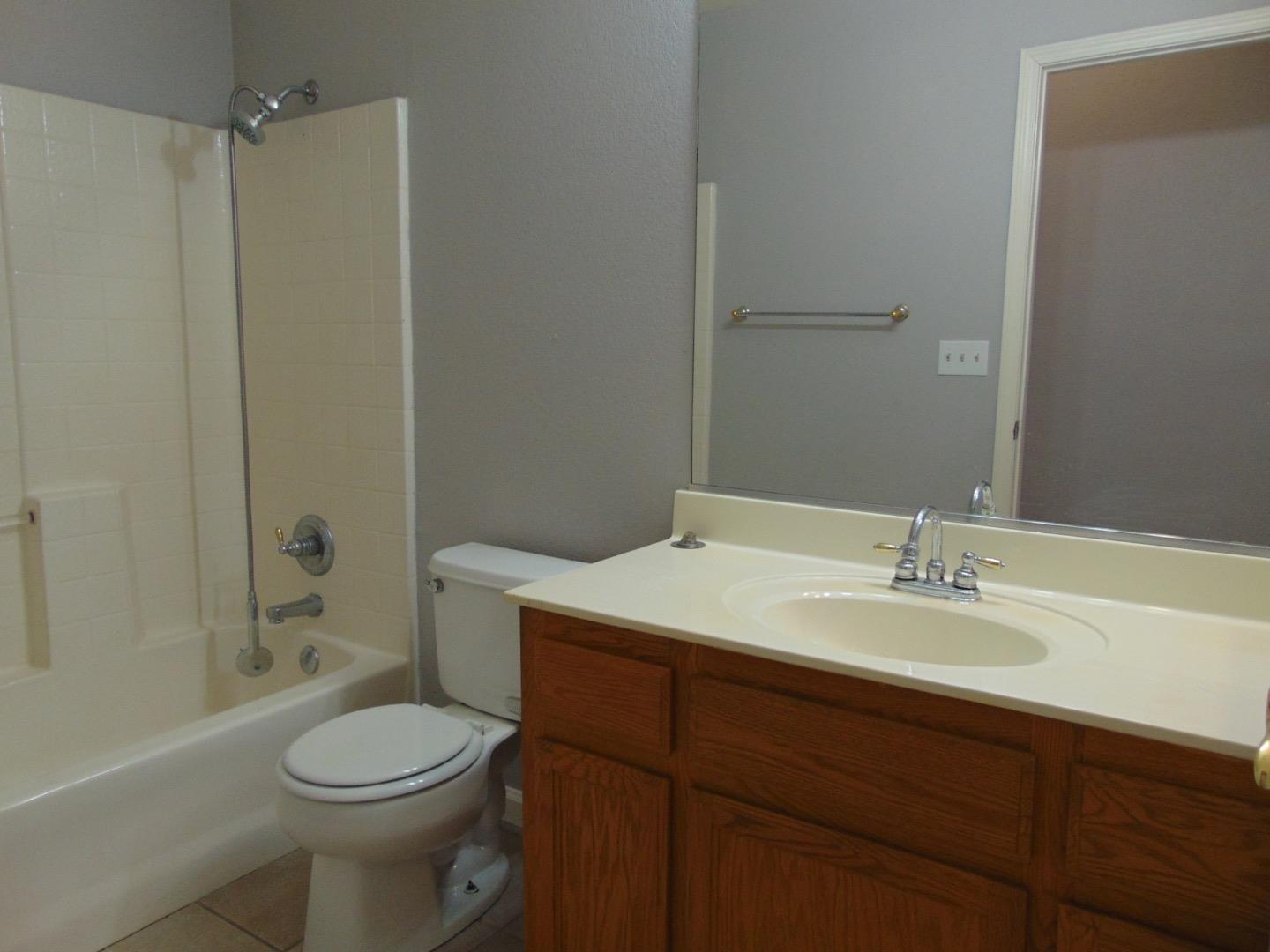 Detail Gallery Image 33 of 41 For 3343 Kay Bridges Pl, Stockton,  CA 95206 - 3 Beds | 3 Baths