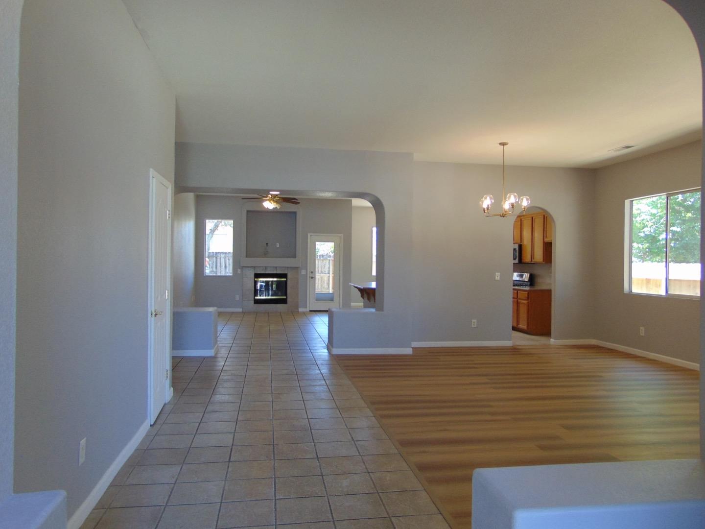 Detail Gallery Image 6 of 41 For 3343 Kay Bridges Pl, Stockton,  CA 95206 - 3 Beds | 3 Baths