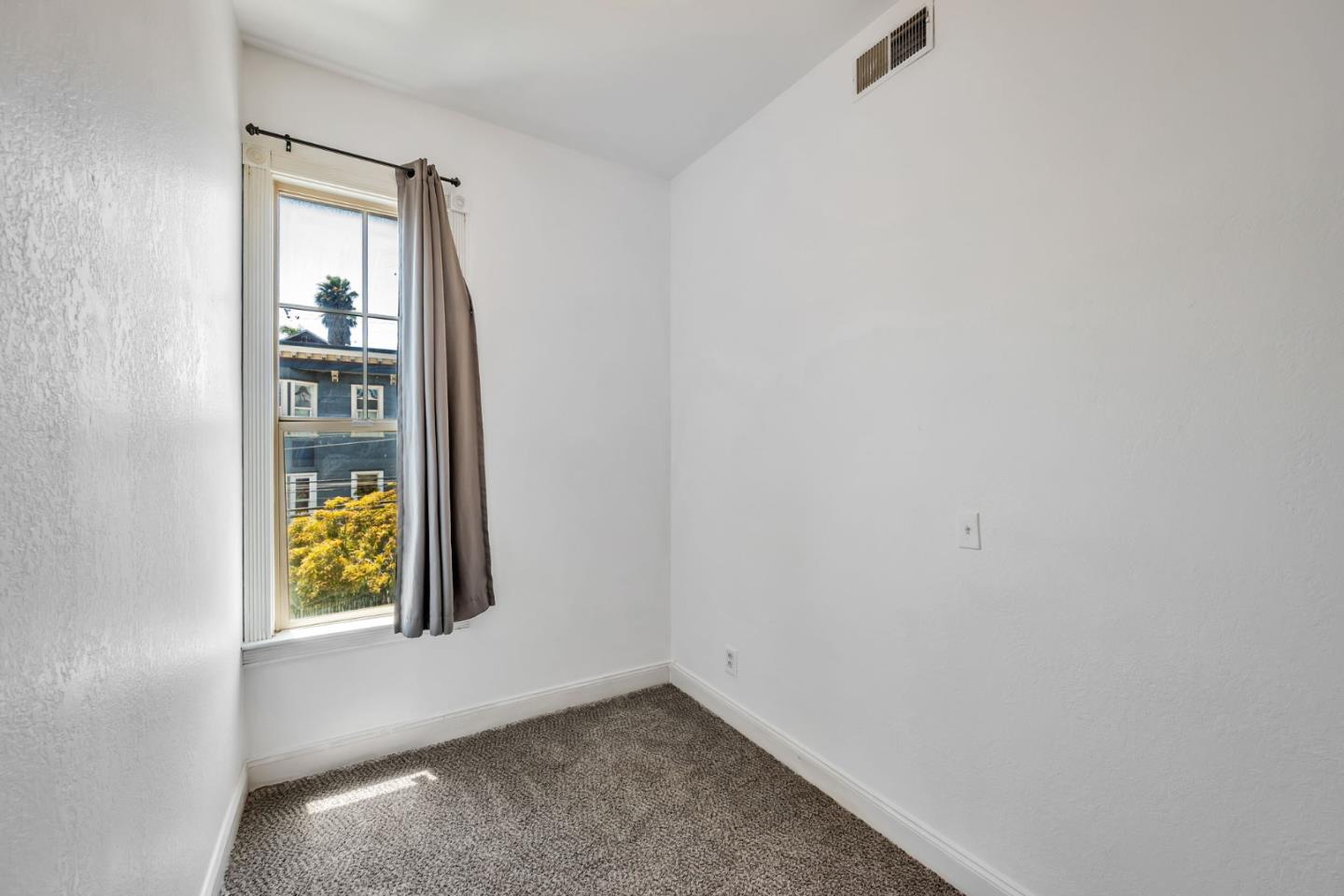 Detail Gallery Image 15 of 44 For 2664 22nd St, San Francisco,  CA 94110 - – Beds | – Baths