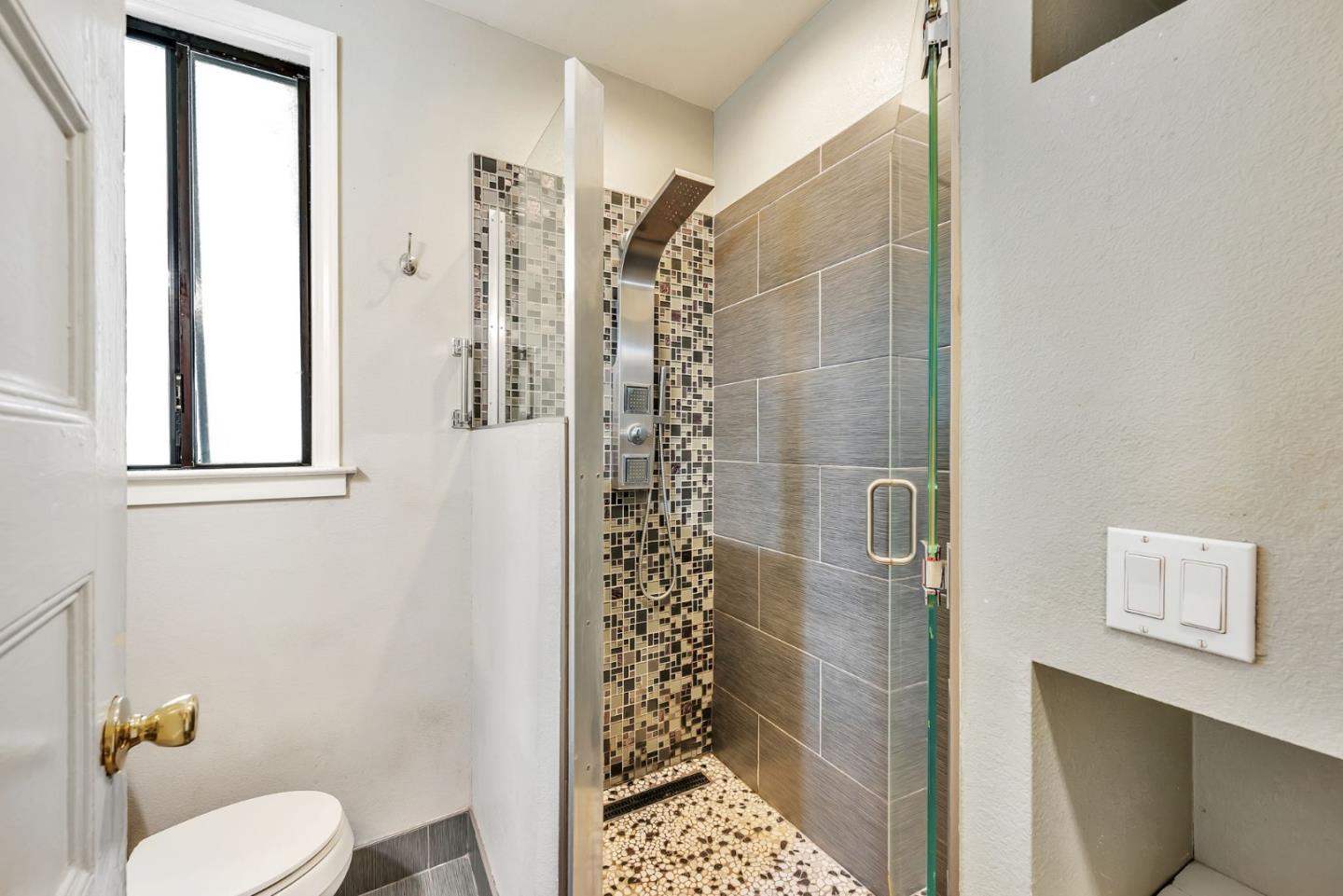 Detail Gallery Image 25 of 44 For 2664 22nd St, San Francisco,  CA 94110 - – Beds | – Baths