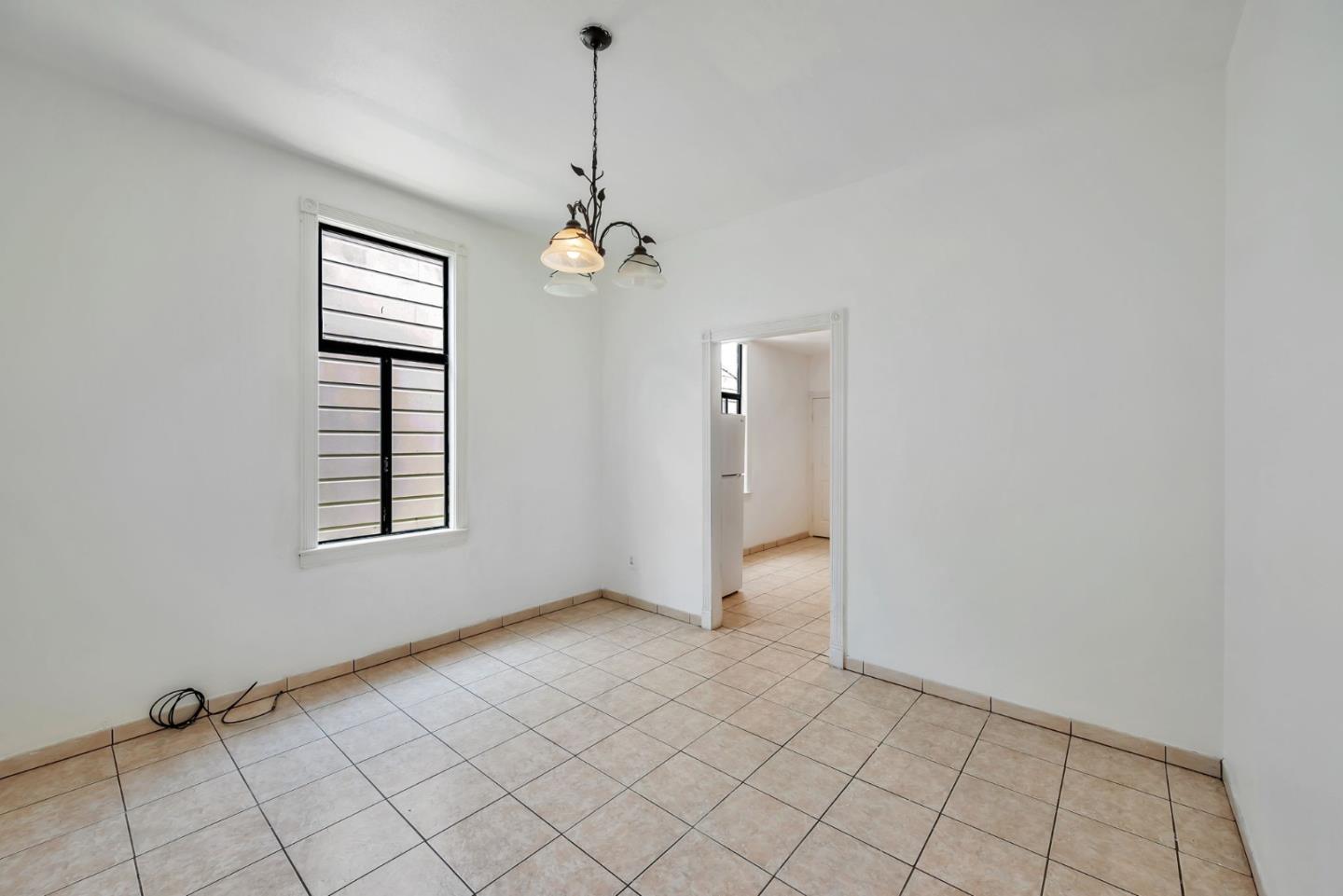 Detail Gallery Image 8 of 44 For 2664 22nd St, San Francisco,  CA 94110 - – Beds | – Baths