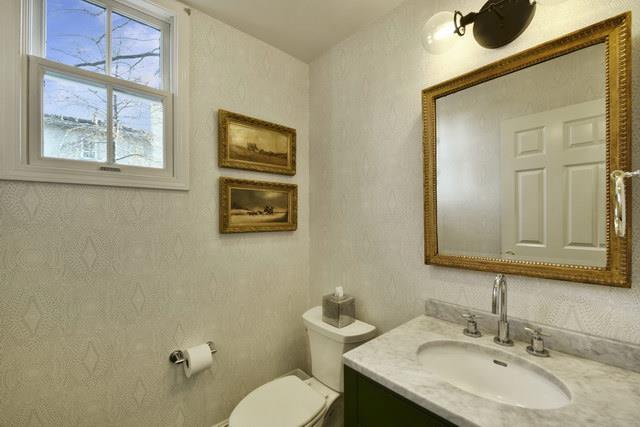Detail Gallery Image 9 of 10 For 580 Laurel St, Menlo Park,  CA 94025 - 4 Beds | 2/1 Baths