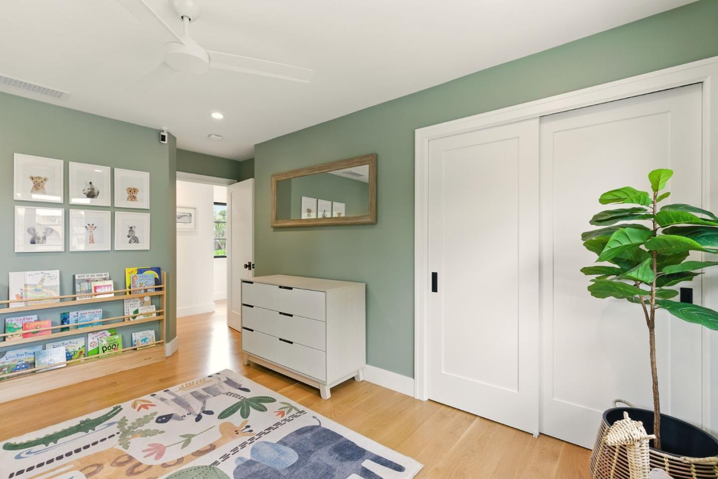 Detail Gallery Image 19 of 41 For 240 Bancroft Rd, Burlingame,  CA 94010 - 4 Beds | 2/1 Baths