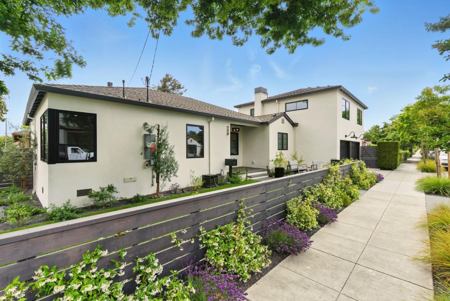 Detail Gallery Image 2 of 41 For 240 Bancroft Rd, Burlingame,  CA 94010 - 4 Beds | 2/1 Baths