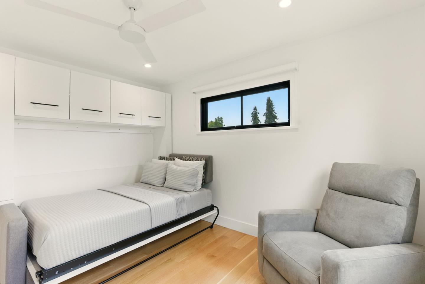Detail Gallery Image 21 of 41 For 240 Bancroft Rd, Burlingame,  CA 94010 - 4 Beds | 2/1 Baths