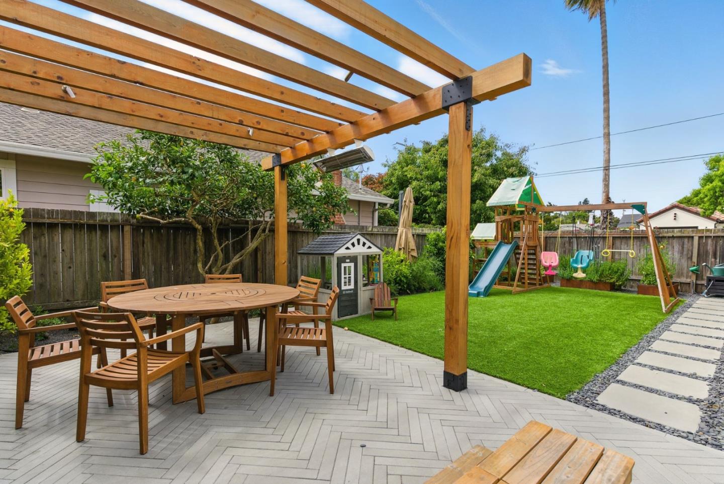 Detail Gallery Image 29 of 41 For 240 Bancroft Rd, Burlingame,  CA 94010 - 4 Beds | 2/1 Baths