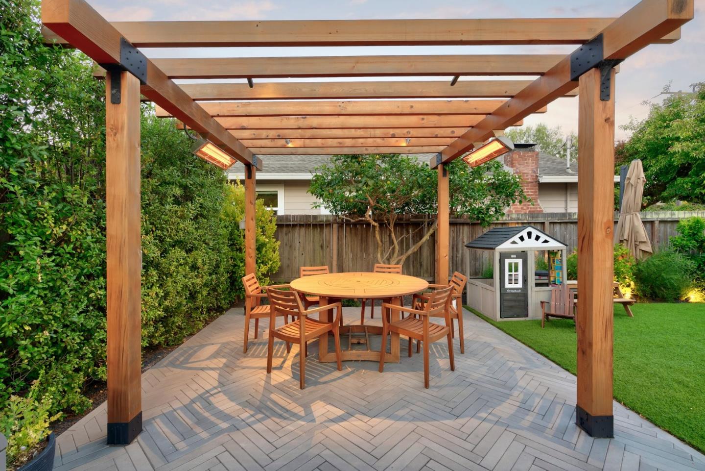 Detail Gallery Image 39 of 41 For 240 Bancroft Rd, Burlingame,  CA 94010 - 4 Beds | 2/1 Baths