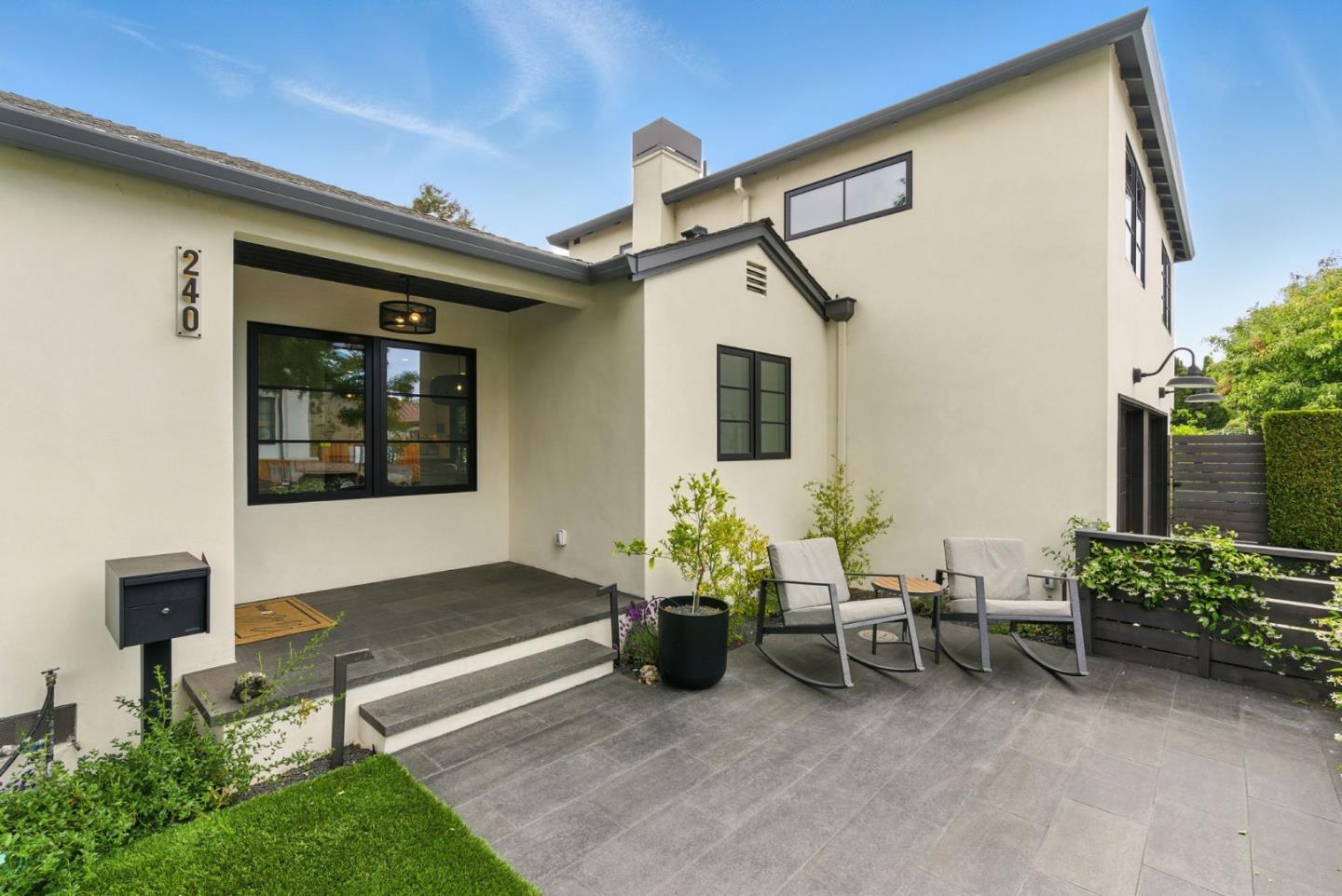 Detail Gallery Image 4 of 41 For 240 Bancroft Rd, Burlingame,  CA 94010 - 4 Beds | 2/1 Baths