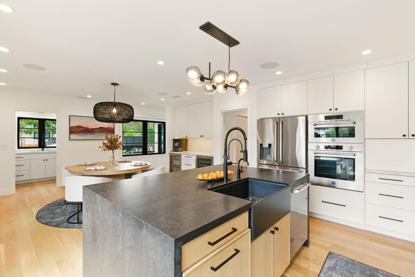 Detail Gallery Image 8 of 41 For 240 Bancroft Rd, Burlingame,  CA 94010 - 4 Beds | 2/1 Baths