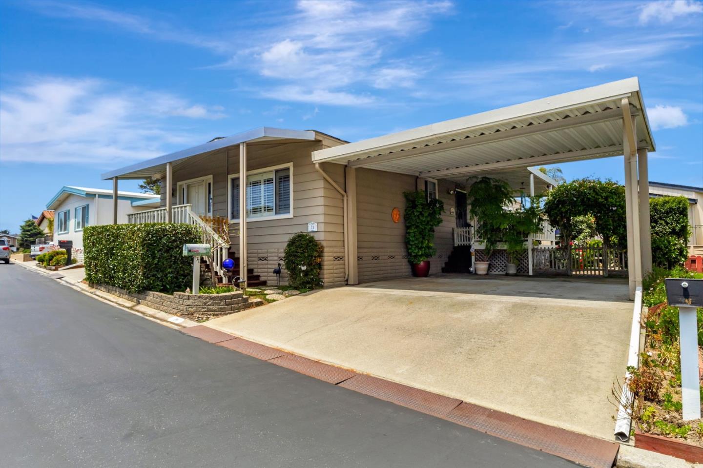 Detail Gallery Image 2 of 23 For 2435 Felt #71,  Santa Cruz,  CA 95062 - 2 Beds | 2 Baths