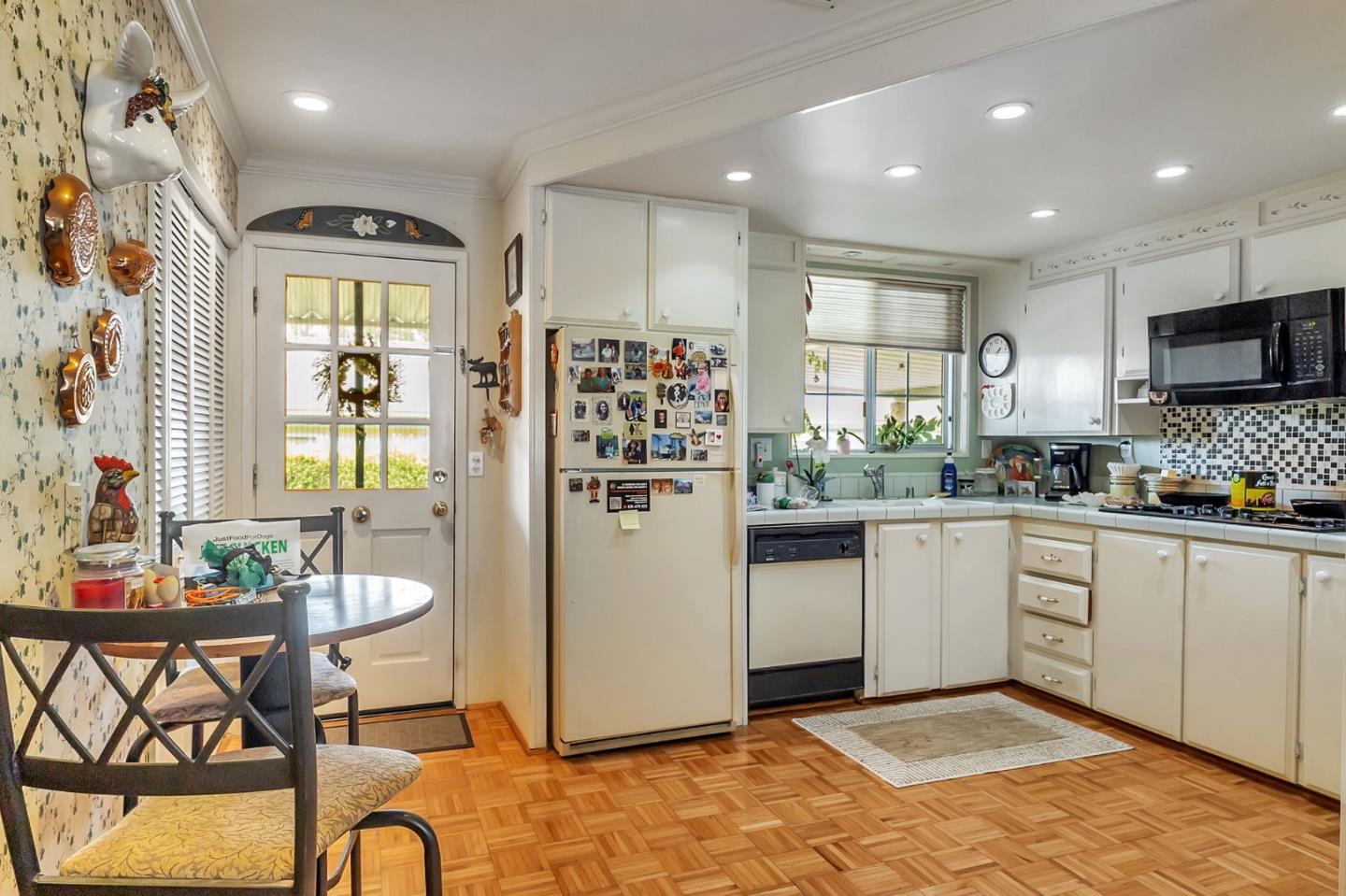 Detail Gallery Image 8 of 23 For 2435 Felt #71,  Santa Cruz,  CA 95062 - 2 Beds | 2 Baths