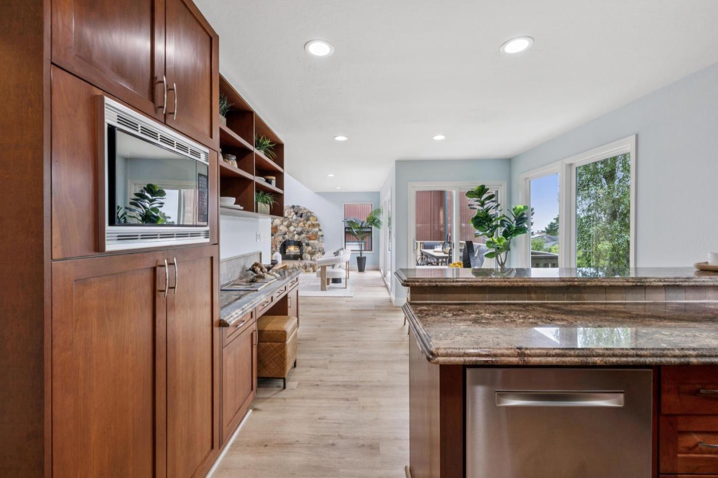 Detail Gallery Image 21 of 64 For 389 Avenue Granada, El Granada,  CA 94018 - 5 Beds | 3 Baths