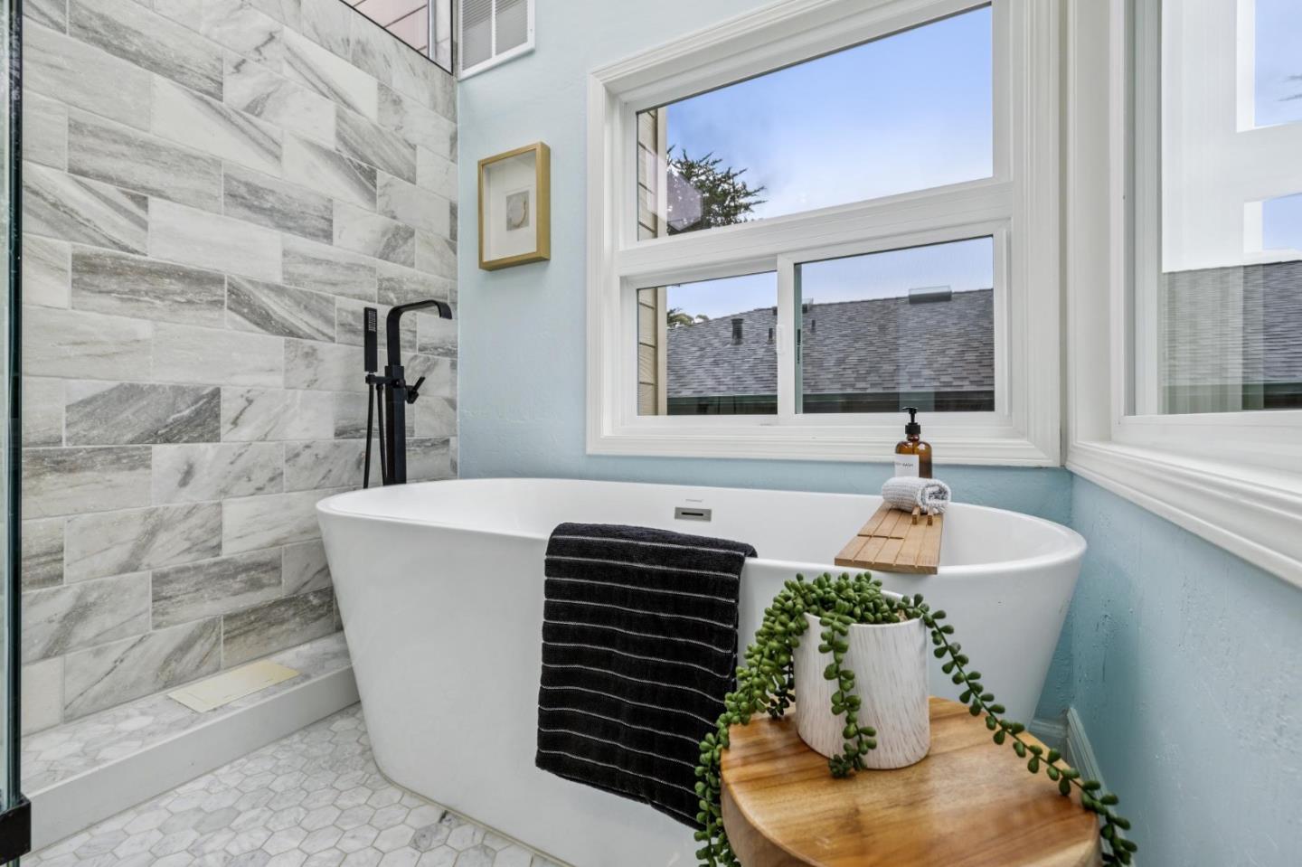 Detail Gallery Image 35 of 64 For 389 Avenue Granada, El Granada,  CA 94018 - 5 Beds | 3 Baths
