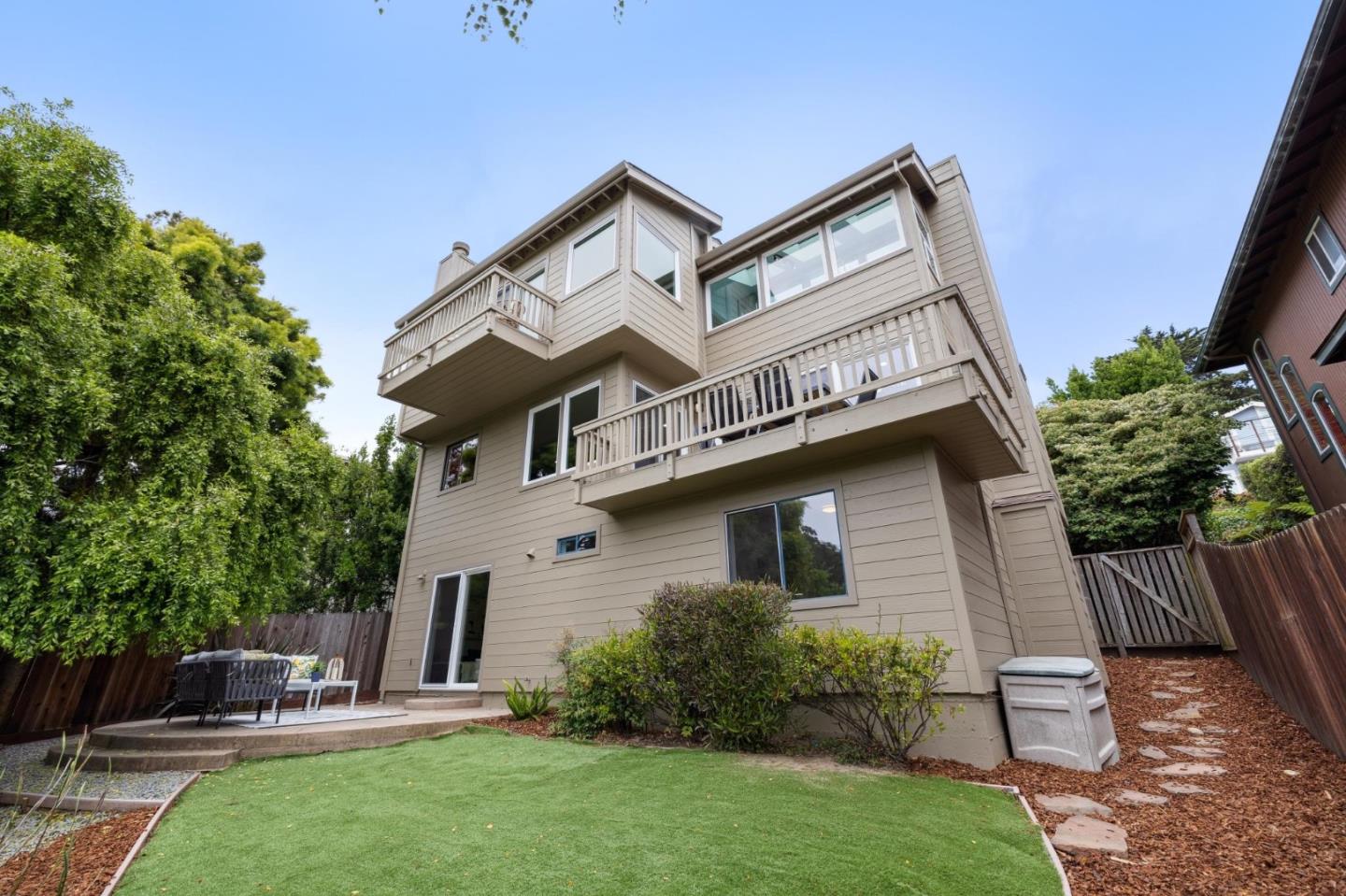 Detail Gallery Image 52 of 64 For 389 Avenue Granada, El Granada,  CA 94018 - 5 Beds | 3 Baths