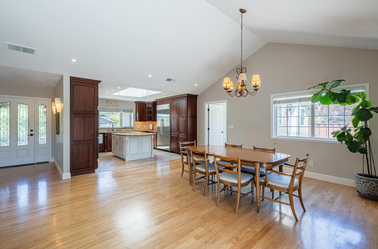 Detail Gallery Image 10 of 45 For 22470 Estoque Pl, Salinas,  CA 93908 - 4 Beds | 2/1 Baths