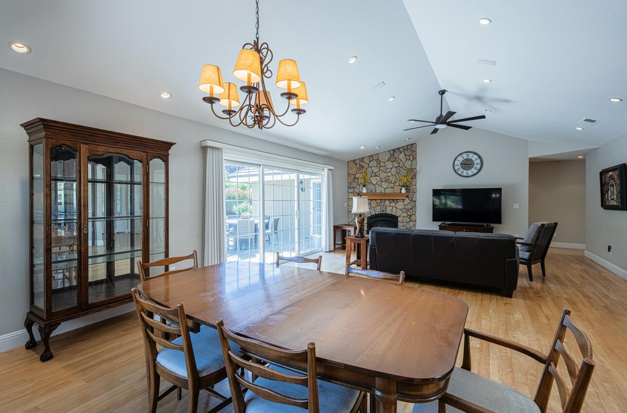 Detail Gallery Image 11 of 45 For 22470 Estoque Pl, Salinas,  CA 93908 - 4 Beds | 2/1 Baths