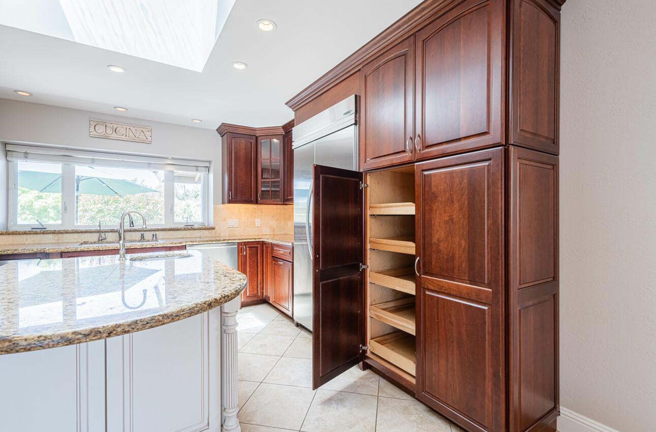 Detail Gallery Image 16 of 45 For 22470 Estoque Pl, Salinas,  CA 93908 - 4 Beds | 2/1 Baths