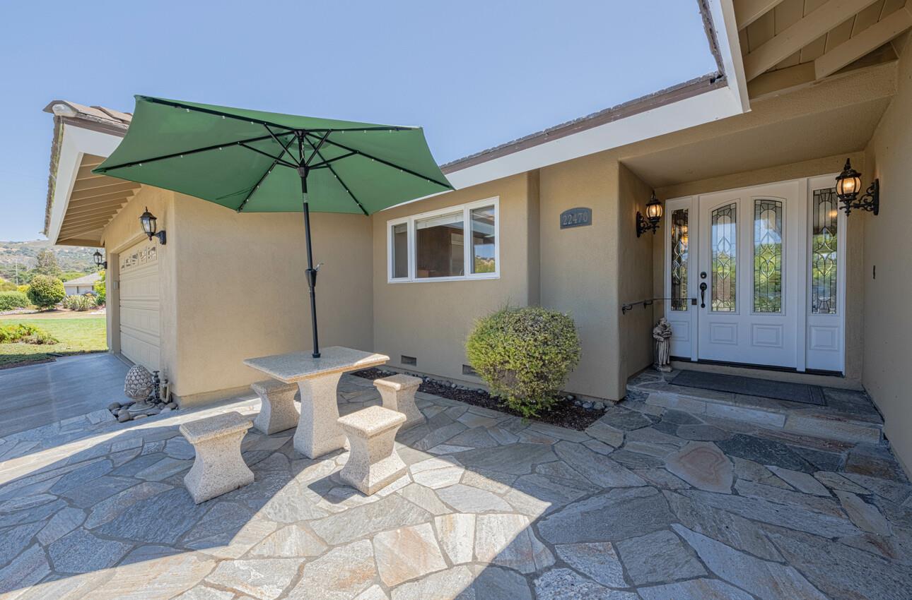 Detail Gallery Image 5 of 45 For 22470 Estoque Pl, Salinas,  CA 93908 - 4 Beds | 2/1 Baths