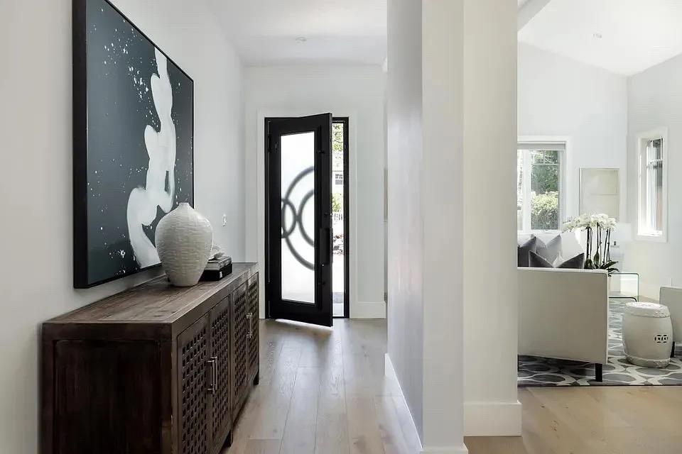 Detail Gallery Image 15 of 17 For 1911 Menalto Ave, Menlo Park,  CA 94025 - 4 Beds | 4/1 Baths