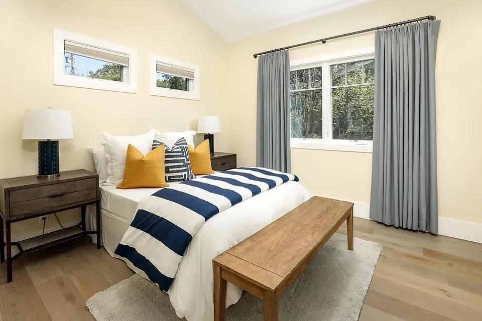 Detail Gallery Image 3 of 17 For 1911 Menalto Ave, Menlo Park,  CA 94025 - 4 Beds | 4/1 Baths