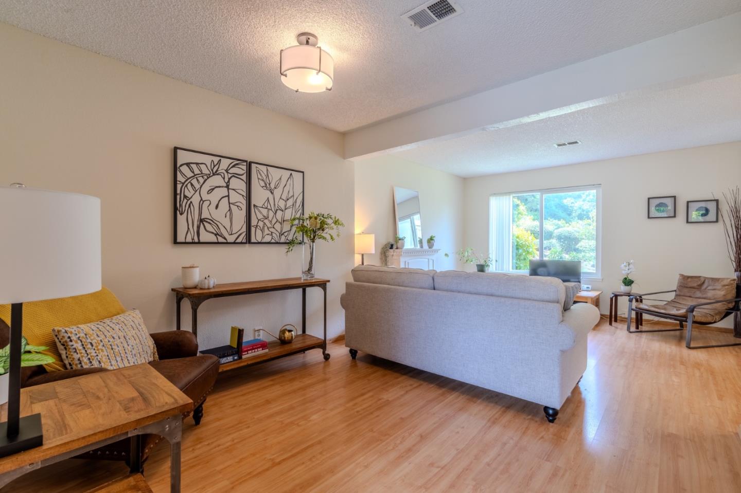 Detail Gallery Image 8 of 37 For 1263 Rosita Rd, Pacifica,  CA 94044 - 3 Beds | 2/1 Baths