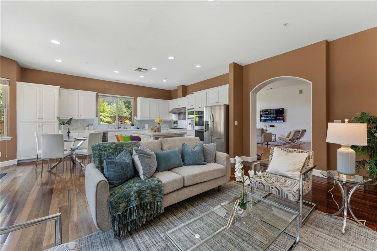 Detail Gallery Image 13 of 44 For 3440 Gravina Pl, Pleasanton,  CA 94566 - 4 Beds | 3 Baths