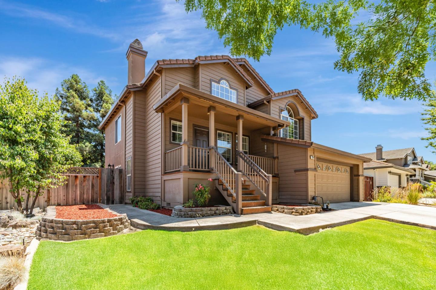 Detail Gallery Image 2 of 21 For 1234 Blacksmith Dr, Gilroy,  CA 95020 - 4 Beds | 2/1 Baths