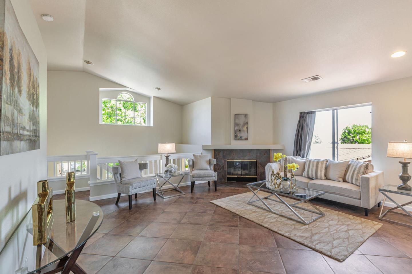 Detail Gallery Image 5 of 21 For 1234 Blacksmith Dr, Gilroy,  CA 95020 - 4 Beds | 2/1 Baths