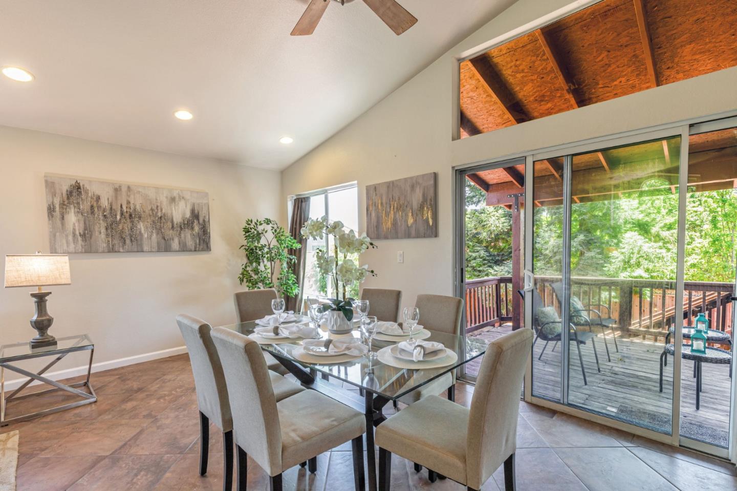 Detail Gallery Image 6 of 21 For 1234 Blacksmith Dr, Gilroy,  CA 95020 - 4 Beds | 2/1 Baths
