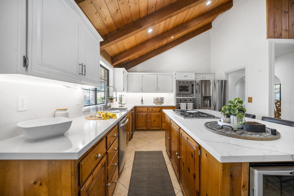 Detail Gallery Image 11 of 58 For 1090 W Edmundson Ave, Morgan Hill,  CA 95037 - 4 Beds | 3 Baths