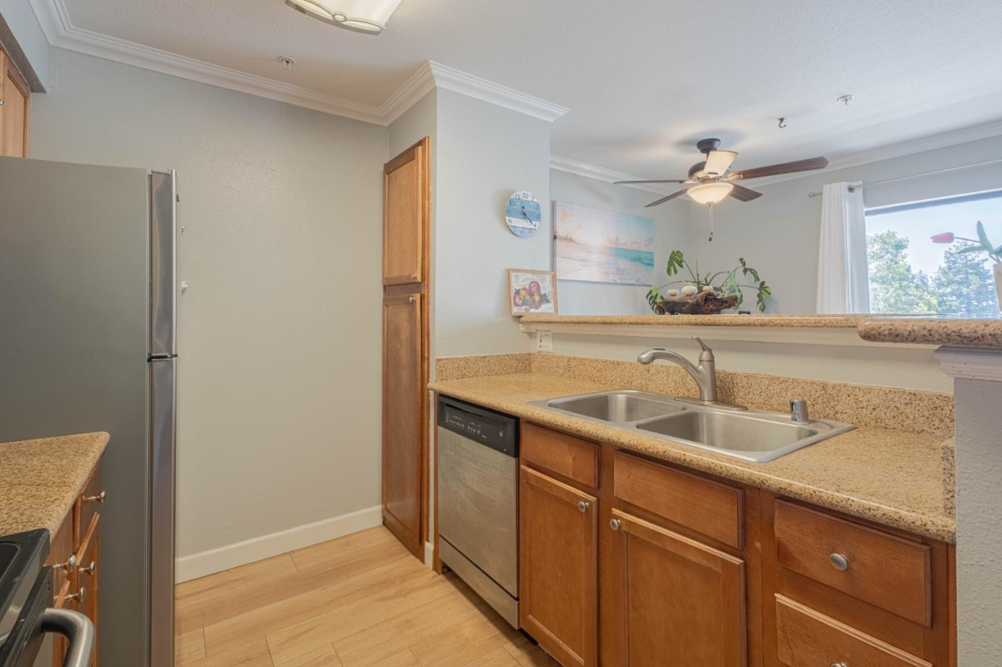 Detail Gallery Image 10 of 19 For 41 Grandview St #1204,  Santa Cruz,  CA 95060 - 2 Beds | 2 Baths