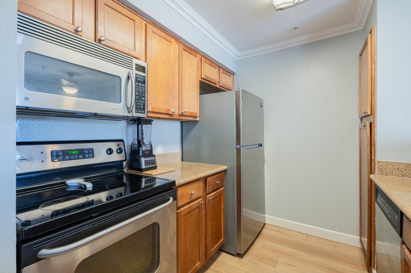 Detail Gallery Image 12 of 19 For 41 Grandview St #1204,  Santa Cruz,  CA 95060 - 2 Beds | 2 Baths