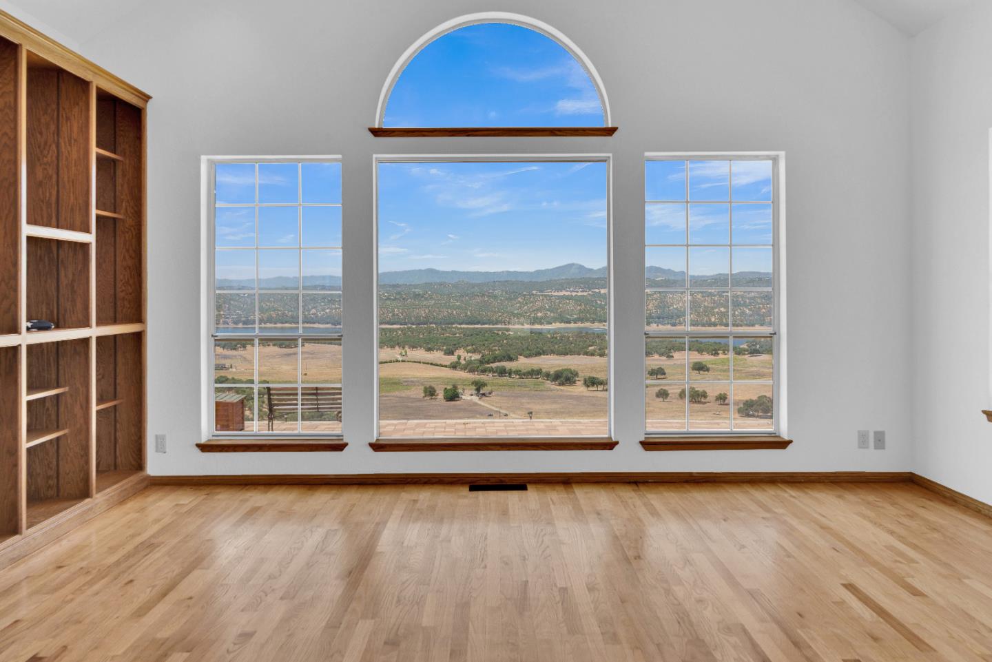 Detail Gallery Image 10 of 57 For 70500 Bradley Lockwood Rd, Lockwood,  CA 93932 - 3 Beds | 2/1 Baths